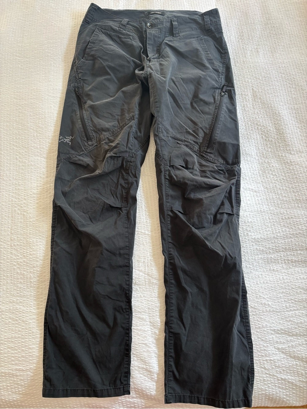 Arc'teryx Men's Cargo Pants in Dark Gray